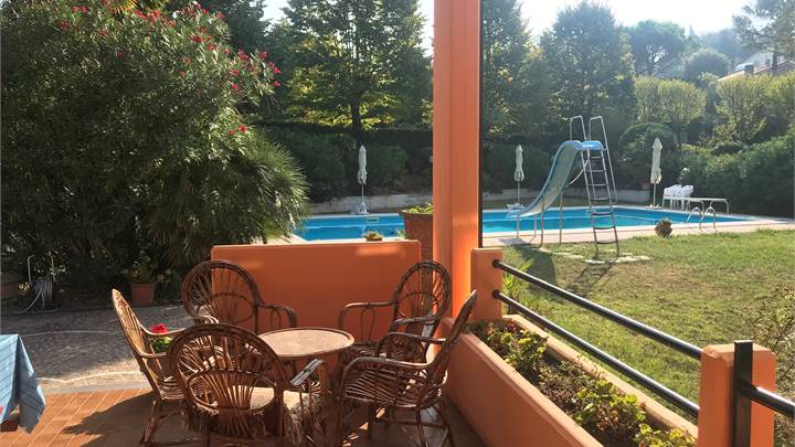 Villa con piscina Rive-Pesaro